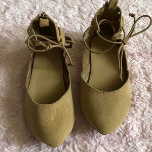 * SOLD * Old Navy Lace Up Flats
